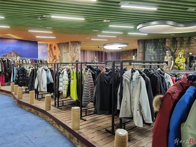 700元與7000元的羽絨服有什么區(qū)別？?jī)r(jià)格差異背后，還有產(chǎn)業(yè)發(fā)展之問(wèn)