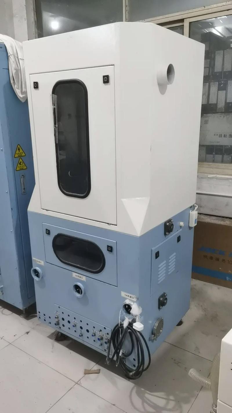 羽絨服棉服工廠 百聯(lián)制造的工藝之美