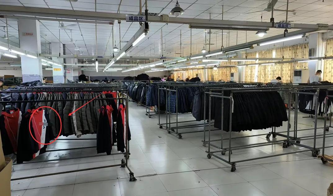 羽絨服市場(chǎng)亂象 三步躲開(kāi)劣質(zhì)品陷阱